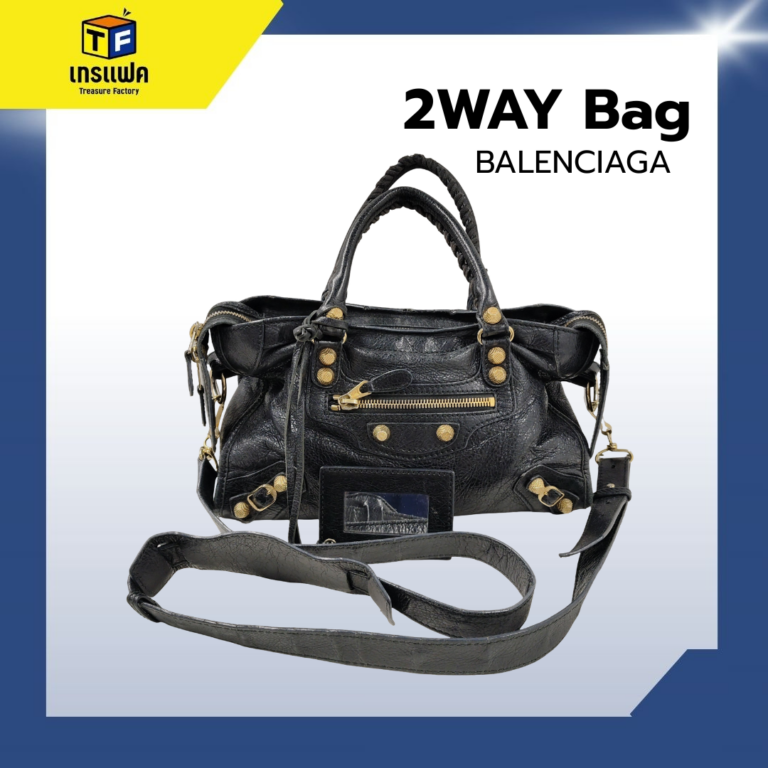 “The Icon is back. 🖤 สะพายแล้วรู้เลยว่าตัวแม่ Y2K กลับมาแล้ว! จะลุคไหนก็เอาอยู่”