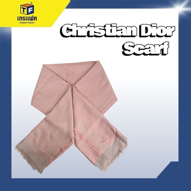 🎀 สัมผัสความสง่างามเหนือกาลเวลา: คำเชิญชวนครอบครองผ้าพันคอ Christian Dior Silk! 💎